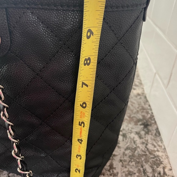 Channel caviar quilted tote, purse with matching pouchlette - Picture 6 of 16